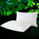 Blancos / Almohada Delcron Siliconizado / Matrimonial Standar / Altura 50 cm - Ancho 70 cm - Grosor 20 - 22 cm / Peso 900 g - 1,100 g / Funda Tela de Punto 100% Poliester / Fibra de Delcron / Color blanco / 